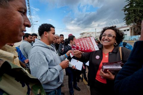 17 octobre : Bochra Belhadj Hamida, candidate en tête de liste de Ettakatol à Zaghouan, en campagne dans le village de Bir Halima, à la rencontre des électeurs.