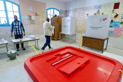 Le jour du scrutin dans un bureau de vote au centre ville du Kef