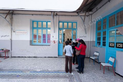 Bureau de vote à Ariana quartier populaire de Tunis