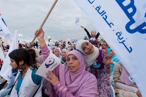 Meeting de cloture du parti Ennahdha à Ben Arous dans le stade de foot en présence du président Rached Ghannouchi
