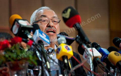 28 octobre : Rached Ghannouchi président fondateur de Ennahdha lors de la conférence de presse du parti Ennahdha au lendemain des résultats officiels des élections pour la constituante remportée avec 41,5 % des voix pour Ennahdha.