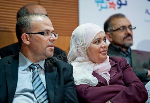 28 octobre : conférence de presse du parti Ennahdha au lendemain des résultats officiels des élections pour la constituante remportée avec 41,5 % des voix pour Ennahdha.