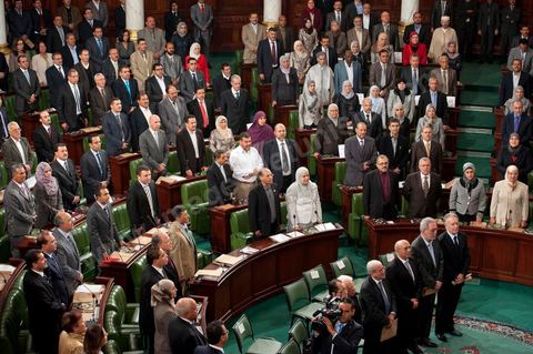 22 novembre 2011 : Première réunion de l'assemblée constituante élue le 23 octobre avce en 1ère séance la présence des 217 députés élus, les membres du gouvernement de Beji CaÎd Essebsi sortant et le Président la République sortant M. Foued Mbazaa. 