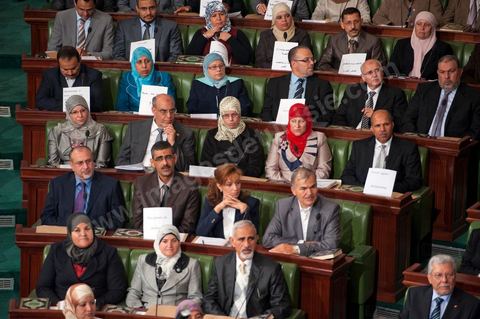 22 novembre 2011 : Première réunion de l'assemblée constituante élue le 23 octobre avce en 1ère séance la présence des 217 députés élus, les membres du gouvernement de Beji CaÎd Essebsi sortant et le Président la République sortant M. Foued Mbazaa. 