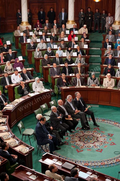 22 novembre 2011 : Première réunion de l'assemblée constituante élue le 23 octobre avce en 1ère séance la présence des 217 députés élus, les membres du gouvernement de Beji CaÎd Essebsi sortant et le Président la République sortant M. Foued Mbazaa. 
