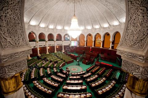 22 novembre 2011 : Première réunion de l'assemblée constituante élue le 23 octobre avce en 1ère séance la présence des 217 députés élus, les membres du gouvernement de Beji CaÎd Essebsi sortant et le Président la République sortant M. Foued Mbazaa. 