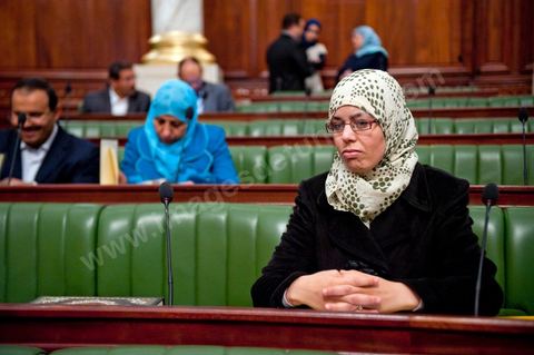 22 novembre 2011 : Députées s'installant pour la Première réunion de l'assemblée constituante élue le 23 octobre avce en 1ère séance la présence des 217 députés élus, les membres du gouvernement de Beji CaÎd Essebsi sortant et le Président la République sortant M. Foued Mbazaa. 