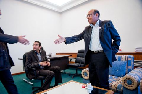 30 novembre 2011 : Réunion avec les membres de la commision économique du CPR pour travailler sur une nouvelle proposition de projet de loi de finace pour 2012. une journée dans le bureau de Moncef Marzouki à l'assemblée nationale lors des dernières tractactions de crise avec Ennahdha pour la mise ne place du gouvenrment de coalition. Les points de tension portent sur le réglement intérieur de l'assemblée et la feuille de route et la mini constitution pour régir le fonctionnement de l'état pour pour cette année de transition. Moncef Marzouki, présenti comme Président de la République refuse les porpositions d'Ennahdha : «Je n'accepterai jamais une présidence fictive. J'opterai pour une présidence avec des prérogatives réelles dans le cadre d'un régime qui confèrera aux trois présidences le rôle qui leur sied dans la gestion de la phase délicate dans laquelle s'engage le pays », a affirmé, mercredi, le Secrétaire général du Congrès pour la République (CPR) Moncef Marzouki dans la page officielle du parti sur Facebook.