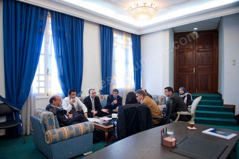 30 novembre 2011 : Réunion avec les membres de la commision économique du CPR pour travailler sur une nouvelle proposition de projet de loi de finace pour 2012. une journée dans le bureau de Moncef Marzouki à l'assemblée nationale lors des dernières tractactions de crise avec Ennahdha pour la mise ne place du gouvenrment de coalition. Les points de tension portent sur le réglement intérieur de l'assemblée et la feuille de route et la mini constitution pour régir le fonctionnement de l'état pour pour cette année de transition. Moncef Marzouki, présenti comme Président de la République refuse les porpositions d'Ennahdha : «Je n'accepterai jamais une présidence fictive. J'opterai pour une présidence avec des prérogatives réelles dans le cadre d'un régime qui confèrera aux trois présidences le rôle qui leur sied dans la gestion de la phase délicate dans laquelle s'engage le pays », a affirmé, mercredi, le Secrétaire général du Congrès pour la République (CPR) Moncef Marzouki dans la page officielle du parti sur Facebook.