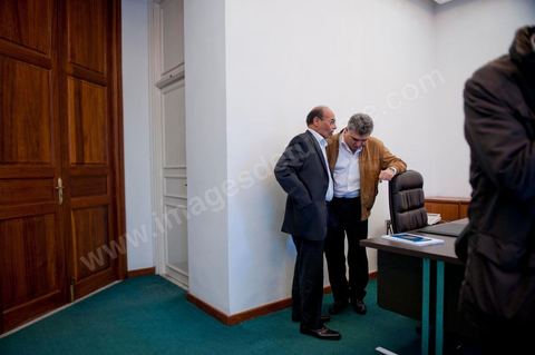 30 novembre 2011 : Réunion avec les membres de la commision économique du CPR pour travailler sur une nouvelle proposition de projet de loi de finace pour 2012. une journée dans le bureau de Moncef Marzouki à l'assemblée nationale lors des dernières tractactions de crise avec Ennahdha pour la mise ne place du gouvenrment de coalition. Les points de tension portent sur le réglement intérieur de l'assemblée et la feuille de route et la mini constitution pour régir le fonctionnement de l'état pour pour cette année de transition. Moncef Marzouki, présenti comme Président de la République refuse les porpositions d'Ennahdha : «Je n'accepterai jamais une présidence fictive. J'opterai pour une présidence avec des prérogatives réelles dans le cadre d'un régime qui confèrera aux trois présidences le rôle qui leur sied dans la gestion de la phase délicate dans laquelle s'engage le pays », a affirmé, mercredi, le Secrétaire général du Congrès pour la République (CPR) Moncef Marzouki dans la page officielle du parti sur Facebook.