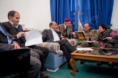 30 novembre 2011 : réunion en fin de journée avec les 13 membres du bureau politique du CPR pour détermniner leurs positions à suivre suite à la situation politique. une journée dans le bureau de Moncef Marzouki à l'assemblée nationale lors des dernières tractactions de crise avec Ennahdha pour la mise ne place du gouvenrment de coalition. Les points de tension portent sur le réglement intérieur de l'assemblée et la feuille de route et la mini constitution pour régir le fonctionnement de l'état pour pour cette année de transition. Moncef Marzouki, présenti comme Président de la République refuse les porpositions d'Ennahdha : «Je n'accepterai jamais une présidence fictive. J'opterai pour une présidence avec des prérogatives réelles dans le cadre d'un régime qui confèrera aux trois présidences le rôle qui leur sied dans la gestion de la phase délicate dans laquelle s'engage le pays », a affirmé, mercredi, le Secrétaire général du Congrès pour la République (CPR) Moncef Marzouki dans la page officielle du parti sur Facebook.