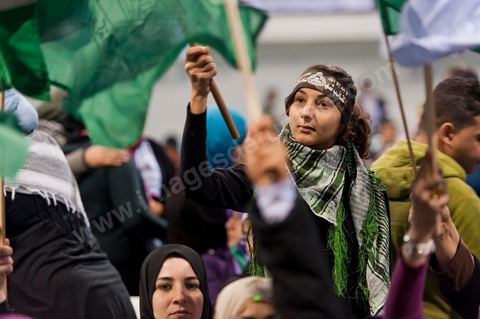 Grand meeting à la coupole d'El Menzah oragnisé par le parti islamiste au pouvoir Ennahdha pour la visite de Ismail Haniyeh, chef du Hamas et chef du gouvernement palestinien à Gaza. "Le sursaut des peuples arabes nous a incité à faire preuve d'un surcroit de militantisme pour libérer Al-Qods" déclae Haniyeh devant une foule immense. Suite à cette visite le gouvernement tunisien a accepté que le Hamas installe ses bureaux à Tunis si la situation en Syrie continue à se détériorer. 