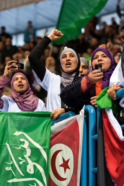 Grand meeting à la coupole d'El Menzah oragnisé par le parti islamiste au pouvoir Ennahdha pour la visite de Ismail Haniyeh, chef du Hamas et chef du gouvernement palestinien à Gaza. "Le sursaut des peuples arabes nous a incité à faire preuve d'un surcroit de militantisme pour libérer Al-Qods" déclae Haniyeh devant une foule immense. Suite à cette visite le gouvernement tunisien a accepté que le Hamas installe ses bureaux à Tunis si la situation en Syrie continue à se détériorer. 