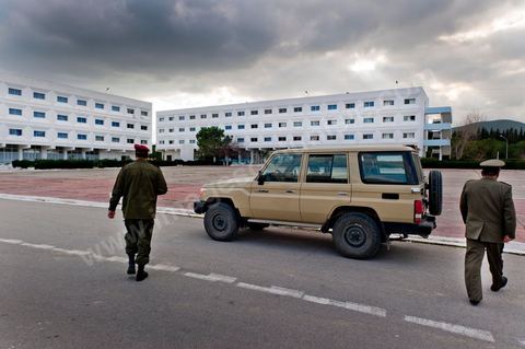 Visite de l'Académie militaire de Fondouk Djedid avec Colonel Major Ben Nasr et le colonel dirige l'académie.