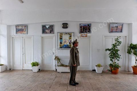 Le Colonel Major Ben Nasr à l'Académie militaire de Fondouk Djedid.
