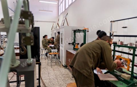 Atelier de mécanique et de technologie de l'Académie militaire de l'aréme de terre à Fondouk Djedid. 