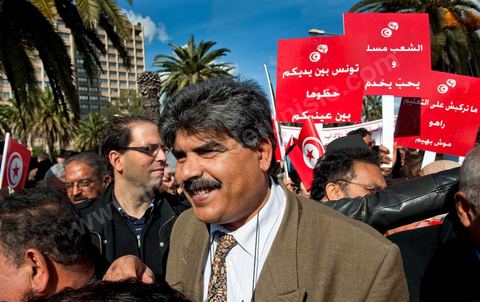 28 janvier : à Tunis près de 10 000 manifestations se sont réunis à l'appel de la société civile et dela nouvelle coalition politique et d'opposition pour une marche pacifique contre la violence, pour les libertés d'expression et pour défendre et promouvoir les valeurs démocratiques de la Révolution. La contre manifestation classique des militants d'Ennahdha est restée quasi inaperçue face à la masse inportante des manifestants pour "défendre les libertés individeuelles et publiques " et protester contre " la violence et l'extrémisme religieux".