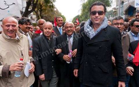 28 janvier : les leaders de la nouvelle coalition de l'opposition en tête du cortège de a manifestation.  A Tunis près de 10 000 manifestations se sont réunis à l'appel de la société civile et dela nouvelle coalition politique et d'opposition pour une marche pacifique contre la violence, pour les libertés d'expression et pour défendre et promouvoir les valeurs démocratiques de la Révolution. La contre manifestation classique des militants d'Ennahdha est restée quasi inaperçue face à la masse inportante des manifestants pour "défendre les libertés individeuelles et publiques " et protester contre " la violence et l'extrémisme religieux".