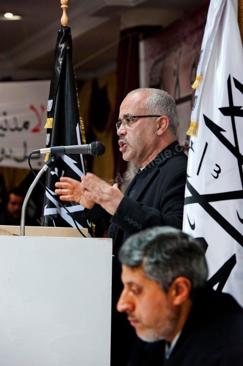 5 février 2011 : à Hammam Ghezaz près de Kelibia, meeting du parti non autorisé Hizb ut-Tahrir avec Ridha Belhadj, porte parole du parti. Toujours dans l’illégalité, Hizb ut-Tahrir, dont le visa a été refusé, persiste et signe en organisant un meeting avec un thème pour le moins osé « La laïcité, guerre contre l’Islam et les musulmans ».