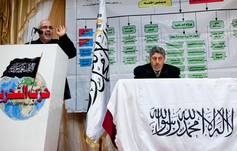 5 février 2011 : à Hammam Ghezaz près de Kelibia, meeting du parti non autorisé Hizb ut-Tahrir avec Ridha Belhadj, porte parole du parti. Toujours dans l’illégalité, Hizb ut-Tahrir, dont le visa a été refusé, persiste et signe en organisant un meeting avec un thème pour le moins osé « La laïcité, guerre contre l’Islam et les musulmans ».