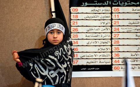 5 février 2011 : à Hammam Ghezaz près de Kelibia, meeting du parti non autorisé Hizb ut-Tahrir avec Ridha Belhadj, porte parole du parti. Toujours dans l’illégalité, Hizb ut-Tahrir, dont le visa a été refusé, persiste et signe en organisant un meeting avec un thème pour le moins osé « La laïcité, guerre contre l’Islam et les musulmans ».