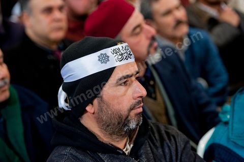 5 février 2011 : à Hammam Ghezaz près de Kelibia, meeting du parti non autorisé Hizb ut-Tahrir avec Ridha Belhadj, porte parole du parti. Toujours dans l’illégalité, Hizb ut-Tahrir, dont le visa a été refusé, persiste et signe en organisant un meeting avec un thème pour le moins osé « La laïcité, guerre contre l’Islam et les musulmans ».