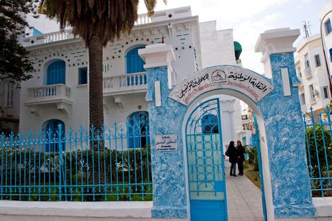 20 février : Conférence de presse au syndicat national des journalistes tunisiens avec le cabinet d'avocats qui défend le journaliste Nasreddine Ben Saïda, directeur du journal Attounisia, mis en prison il y a une semaine pour la publication d'une image d'une femme dénudée. Lors de cette conférence de presse le groupe d'avocats ont souligné que Nasreddine Ben Saida a entamé depuis samedi une grève de la faim dans sa cellule de la prison de Mornaguia. Maitre Khaled Krichi a souligné pour sa part que le maintien en prison de son client a été fait sur ordre de l'instruction publique et non suite à une plainte. De ce fait cette affaire est d'ordre politique et non pas juridique.