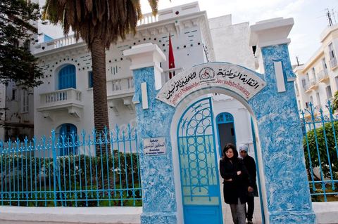 20 février : Conférence de presse au syndicat national des journalistes tunisiens avec le cabinet d'avocats qui défend le journaliste Nasreddine Ben Saïda, directeur du journal Attounisia, mis en prison il y a une semaine pour la publication d'une image d'une femme dénudée. Lors de cette conférence de presse le groupe d'avocats ont souligné que Nasreddine Ben Saida a entamé depuis samedi une grève de la faim dans sa cellule de la prison de Mornaguia. Maitre Khaled Krichi a souligné pour sa part que le maintien en prison de son client a été fait sur ordre de l'instruction publique et non suite à une plainte. De ce fait cette affaire est d'ordre politique et non pas juridique.