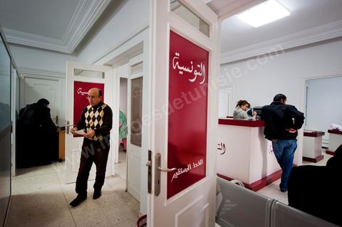 21 février 2011 : Au coeur de la rédaction du jeune quotidien Attounisia une semaine après l'arrestation de du Directeur du journal, du Redcateur en Chef et d'un journaliste du journal arabe Attounisia suite à la publication d'une photo de femme dénudée en couverture, le Directeur du journal, Nasreddine Ben Saïda, est toujours en prison et fait depuis 4 jours une grève d ela faim.