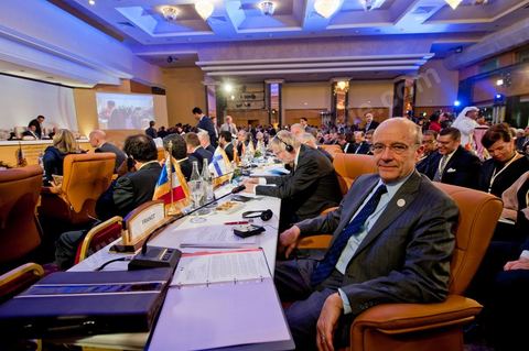 24 février : conférence internationale des amis du peuple syrien à Tunis avec 60 MAE. déléagtion francçaise et Alain Juppé