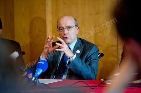 24 février : conférence internationale des amis du peuple syrien à Tunis avec 60 MAE. conférence presse de Alain Juppé