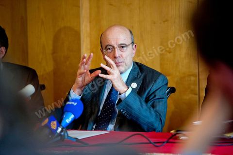 24 février : conférence internationale des amis du peuple syrien à Tunis avec 60 MAE. conférence presse de Alain Juppé