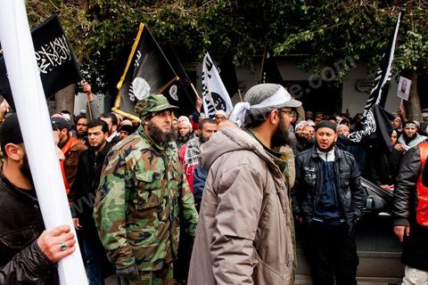 8 mars 2012 : à Tunis, devant le Ministère de la Justice plus de 1000 salafistes, venus des différentes régions du pays, manifestent pour appeler à la libération de leurs camarades emprisonnés dans l'affaire de Bir Ali, mais aussi pour déplorer le retour de la police politique et de la torture policière. Cette manifestation est organisée pour la première comparution devant le procureur de la République des individus arrêtés dans le cadre de l'affaire de Bir Ali, des affrontement armée entre groupe dit "terroriste" et l'armée tunisienne. Ali Laarayedh ministre de l’Intérieur a révélé, lors d'une conférence de presse, des liens étroits entre la Libye et ce groupe terroriste arrêté en Tunisie.