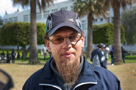 14 mars 2012 Mohamed Bakhti, leader du mouvement salafiste à l'université de la Manouba, à la veille des élections des représentants des étudiants au comités scientifique, le Doyen Habib Kazdaghli organise dans l'un des amphitéhâtres une cérémonie en l'honneur de la jeune étudiante Khaoula Rachidi qui est intervenu lorsqu'un salafiste à retirer le drapeau tunisien la semaine dernière. 