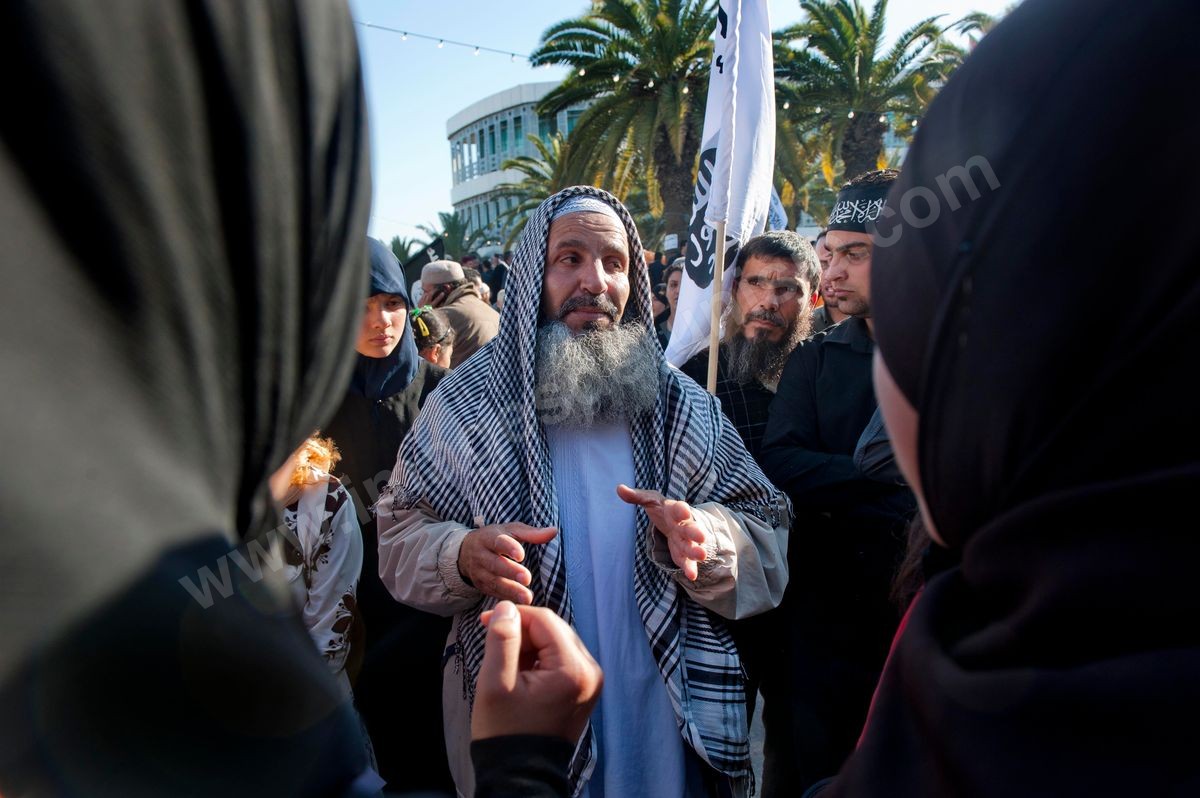 M12-547
