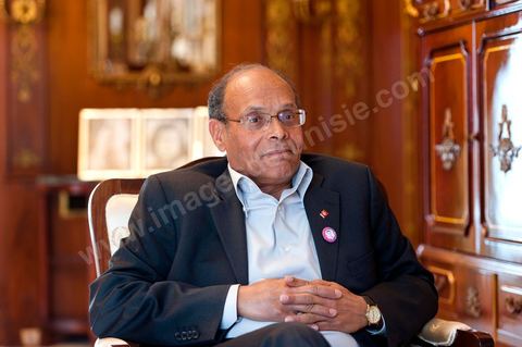 9 mars : Moncef Marzouki dans son bureau lors de notre rencontre avec M. Moncef Marzouki, président de la République depuis le 13 décembre 2011, au Palais Préisdentiel de Carthage. Le Président a repris le bureau de Habib Bourguiba, abndonné sous Ben Ali, le bureau de ce dernier a été transformé en salle d'accueil.