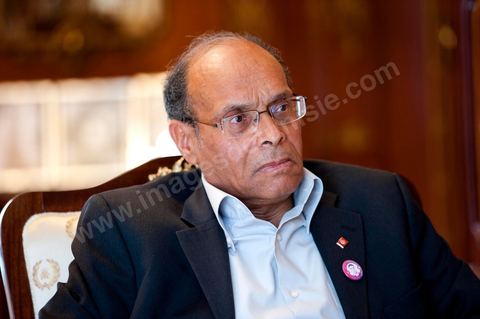 9 mars : Moncef Marzouki dans son bureau lors de notre rencontre avec M. Moncef Marzouki, président de la République depuis le 13 décembre 2011, au Palais Préisdentiel de Carthage. Le Président a repris le bureau de Habib Bourguiba, abndonné sous Ben Ali, le bureau de ce dernier a été transformé en salle d'accueil.