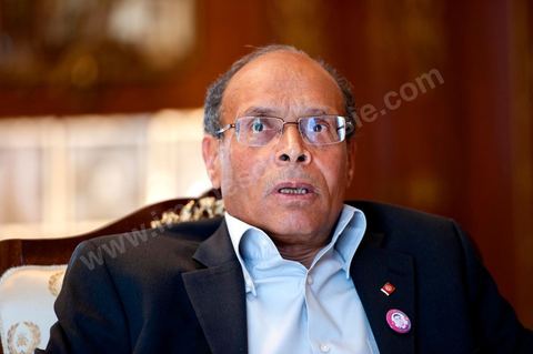 9 mars : Moncef Marzouki dans son bureau lors de notre rencontre avec M. Moncef Marzouki, président de la République depuis le 13 décembre 2011, au Palais Préisdentiel de Carthage. Le Président a repris le bureau de Habib Bourguiba, abndonné sous Ben Ali, le bureau de ce dernier a été transformé en salle d'accueil.