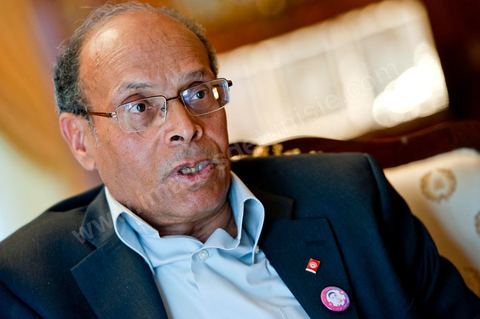 9 mars : Moncef Marzouki dans son bureau lors de notre rencontre avec M. Moncef Marzouki, président de la République depuis le 13 décembre 2011, au Palais Préisdentiel de Carthage. Le Président a repris le bureau de Habib Bourguiba, abndonné sous Ben Ali, le bureau de ce dernier a été transformé en salle d'accueil.