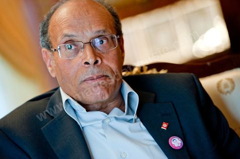 9 mars : Moncef Marzouki dans son bureau lors de notre rencontre avec M. Moncef Marzouki, président de la République depuis le 13 décembre 2011, au Palais Préisdentiel de Carthage. Le Président a repris le bureau de Habib Bourguiba, abndonné sous Ben Ali, le bureau de ce dernier a été transformé en salle d'accueil.