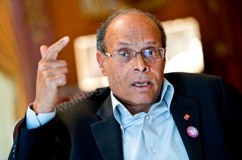 9 mars : Moncef Marzouki dans son bureau lors de notre rencontre avec M. Moncef Marzouki, président de la République depuis le 13 décembre 2011, au Palais Préisdentiel de Carthage. Le Président a repris le bureau de Habib Bourguiba, abndonné sous Ben Ali, le bureau de ce dernier a été transformé en salle d'accueil.