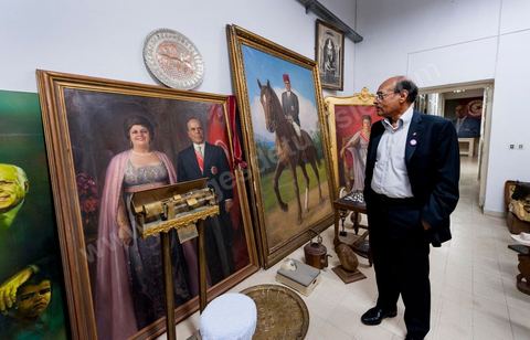 9 mars : rencontre avec M. Moncef Marzouki, président de la République depuis le 13 décembre 2011, au Palais Préisdentiel de Carthage. Dans les sous sols du Palais, à son arrivée le Président a découvert une série de salles où avait été entreposés par Ben Ali à même le sol les souvenirs, cadeaux, tableaux et scupltures de l'époque de Bourguiba, ainsi que de très nombresues archives photos et textes. Tous ces objets du passé vous être remis pour la création d'un grand musée de Habib Bourguiba à Monastir.