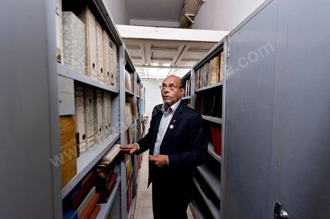 9 mars : rencontre avec M. Moncef Marzouki, président de la République depuis le 13 décembre 2011, au Palais Préisdentiel de Carthage. Dans les sous sols du Palais, à son arrivée le Président a découvert une série de salles où avait été entreposés par Ben Ali à même le sol les souvenirs, cadeaux, tableaux et scupltures de l'époque de Bourguiba, ainsi que de très nombresues archives photos et textes. Tous ces objets du passé vous être remis pour la création d'un grand musée de Habib Bourguiba à Monastir.