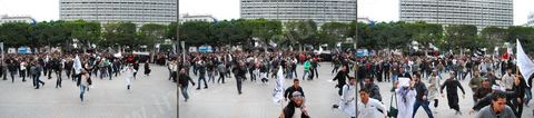 25 mars : les salafistes rompent le cordon de la police pour investir l'esplanade du théâtre où se trouvaient les artistes sur l'avenue Habib Bourguiba deux manifestations s'affrontent, une manifestation culturelle et une manifestation salafiste pour la Charia dans la constituion. Triste bilan où les salafistes chassent les spectacles de théâtre et de marionnettes offerts au public pour ce dimanche matin. Plus de 6000 salafistes ont investi l'avenue et la place du 14 janvier ce dimanche matin suite à un appel prévu le vendredi à la Kasbah et étonnament reporté à l'avenue ce dimanche matin alors qu'une grande manifestation culturelle y était prévue. La tension et le face à face n'ont pas manqué, les salafistes ont détruits et pillés les petits podiums obligeant les artistes à se regrouper sous la protection de la police devant le théâtre et seront finalement chassés par les salafistes revenus en nombre vers le théâtre après une grande prière de rue sur la place du 14 janvier et l'avenue Habib Bourguiba.