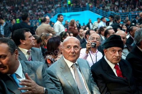 24 mars à Monastir meeting "appel à la Nation" présidé par Béji Caid Essebsi. L'ancien Premier ministre Béji Caïed Essebsi a tenu un grand meeting à Monastir intitulé "Appel de la Nation" en présence de plus de 50 partis, plusieurs associations ainsi que des personnalités nationales indépendantes. Cette grande manifestation est organisée par l’Association nationale de la pensée bourguibienne.Dans une salle archi-comble, Béji Caïed Essebsi a été accueilli par un tonnerre d'applaudissements. Sur l'Estrade un portrait de Bourguiba en tenue de cérémonie et commenté "Le pouvoir de l’élégance et l’élégance du pouvoir".  