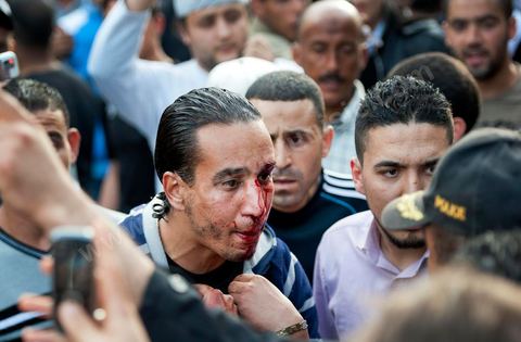 10 avril : au lendemain des événements et des agressions démesurées de la police envers les manifestants venus fêter la fête des martyrs sur l'avenue H. Bourguiba, un petit groupe de manifestants s'est rassemblé à l'appel des députés de l'oppostion de l'ANC sur le haut de l'avenue Habib Bourguiba. La police marquera une présence nombreuse bloquant l'évolution des quelques 300 manifestants pacifiques désireux se rendre au Ministère de l'Intérieur. Le face face fut tendu mais pacifique. Pendant ce temps une réunion au Ministère de l'Intérieur se tenait avec les députés de l'opposition venus demander des explications et des sanctions pour les actes survenus la veille de la part de la police et d'une éventuelle milice nadhaouiste.