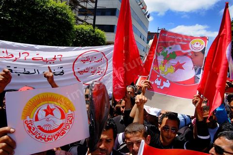 1er mai 2012 sur l'avenue Habib Bourguiba, manifestation des syndicalistes et des travailleurs tunisiens sur l'avenue pour la fête du travail.