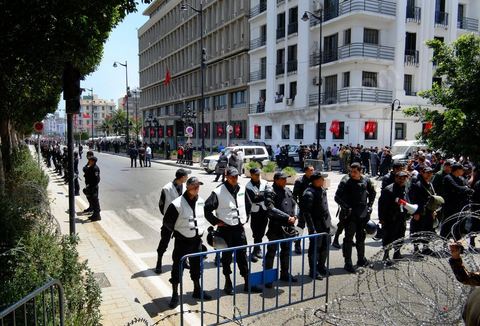 1er mai 2012 sur l'avenue Habib Bourguiba, manifestation des syndicalistes et des travailleurs tunisiens sur l'avenue pour la fête du travail.