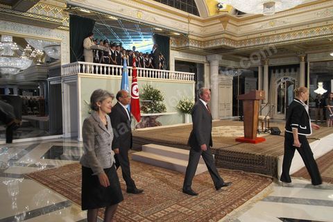 3 mai 2012, palais présidentiel de Carthage, cérémonie offcielle de remise du prix mondial UNESCO/Guillermo Cano de la liberté de la presse 2012 à EYNULLA FATULLAYEV. prix remis par la Directrice générale de l'UNESCO Mme Irina Bokova, en présence de M. Moncef Marzouki président de la Tunisie.