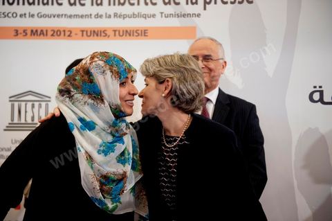 4 mai 2012 : Tawakkol Karman, prix Nobel de la Paix 2011 et Mme Irina Bokova Directrice Genérale de l'Unesco à l'Ouverture de la Conférences Interbationale "les nouvelles voix" laliberté d ela presse, un vecteur de transformation des sociétés dans le cadre d ela journée mondiale de la liberté d ela presse oragnisée à Tunis par l'UNESCO.